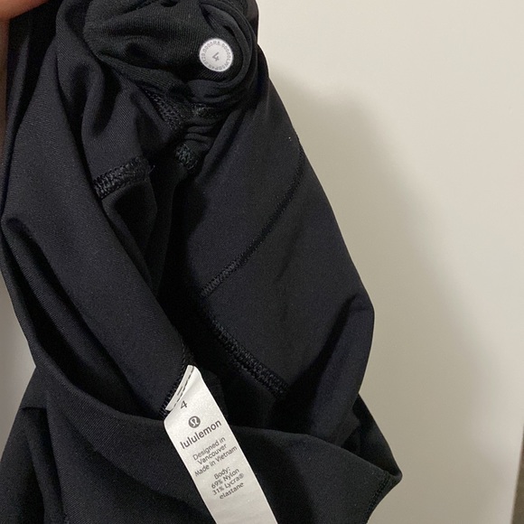 Like New- Lululemon-Black High Rise Leggings Size 4 - Picture 2 of 4